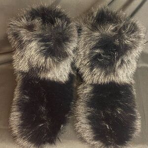 Faux Fur Black and Gray Slippers